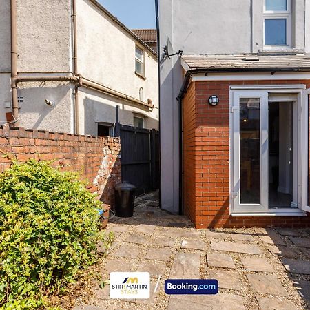 Comfy 3Bed House By Stirkmartin Stays Short Lets & Serviced Accommodation Cardiff With Free Parking & 8Mins To City Centre Buitenkant foto