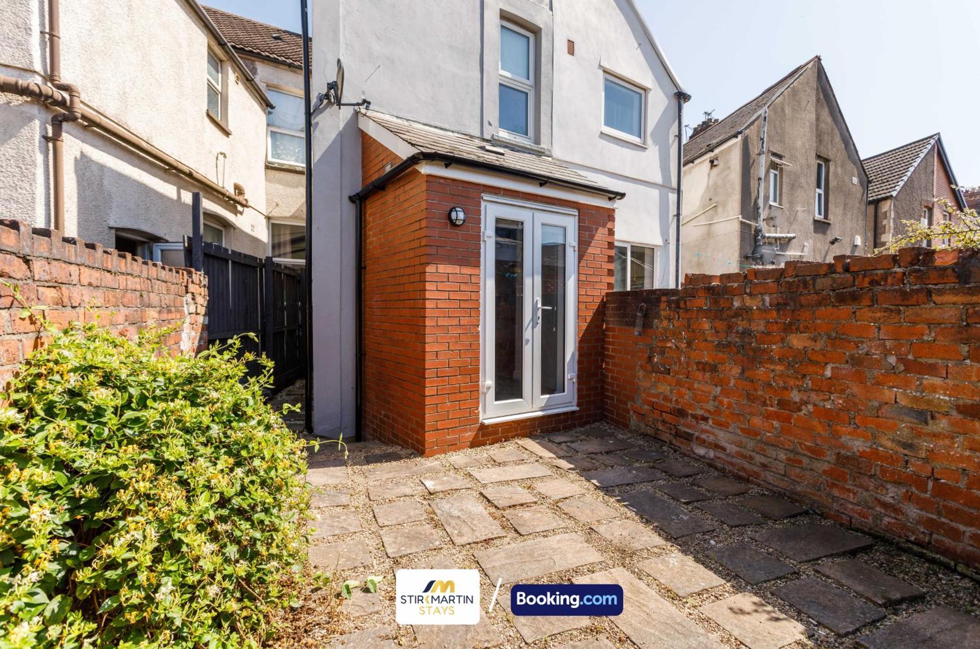 Comfy 3Bed House By Stirkmartin Stays Short Lets & Serviced Accommodation Cardiff With Free Parking & 8Mins To City Centre Buitenkant foto