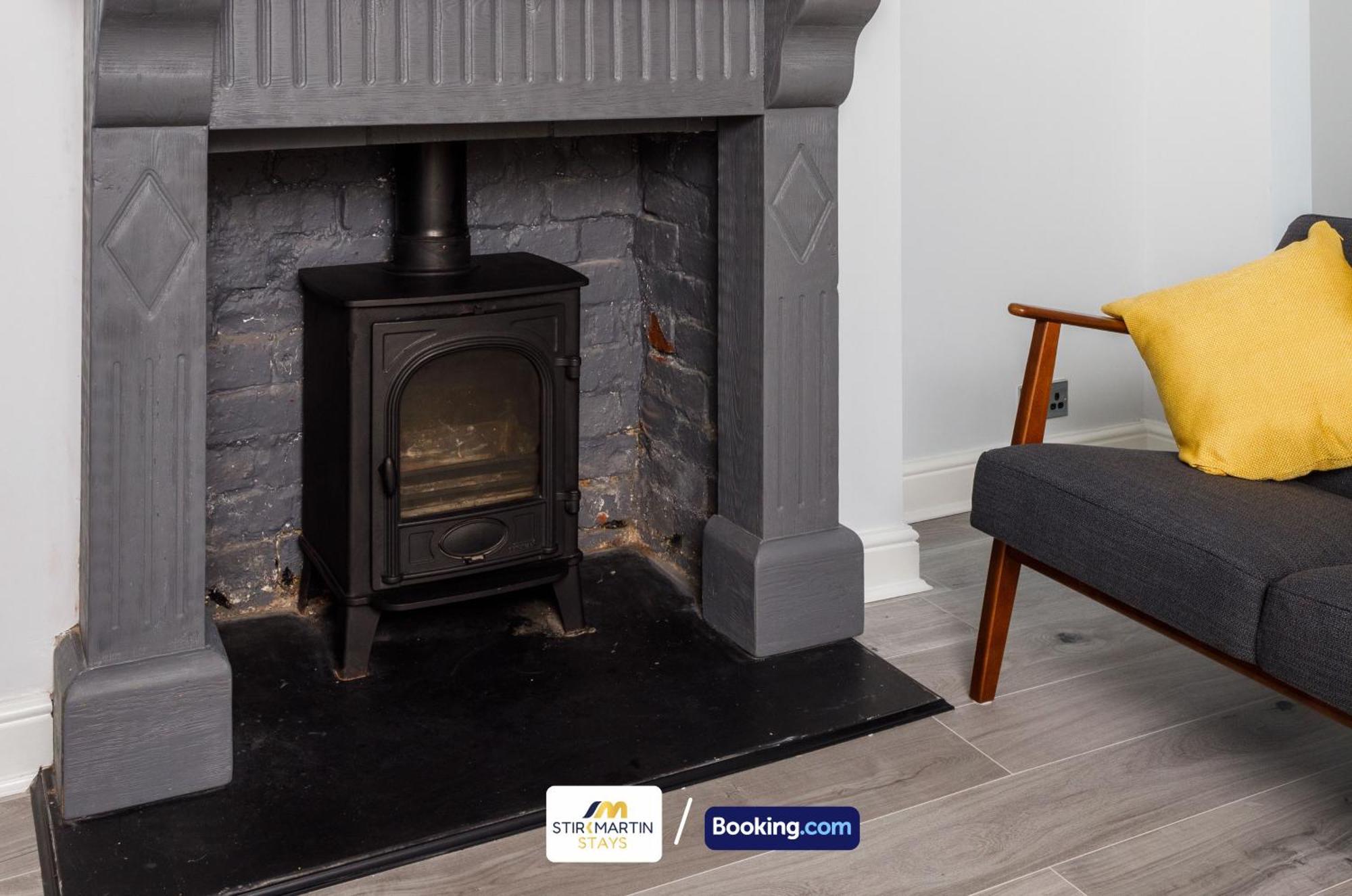 Comfy 3Bed House By Stirkmartin Stays Short Lets & Serviced Accommodation Cardiff With Free Parking & 8Mins To City Centre Buitenkant foto