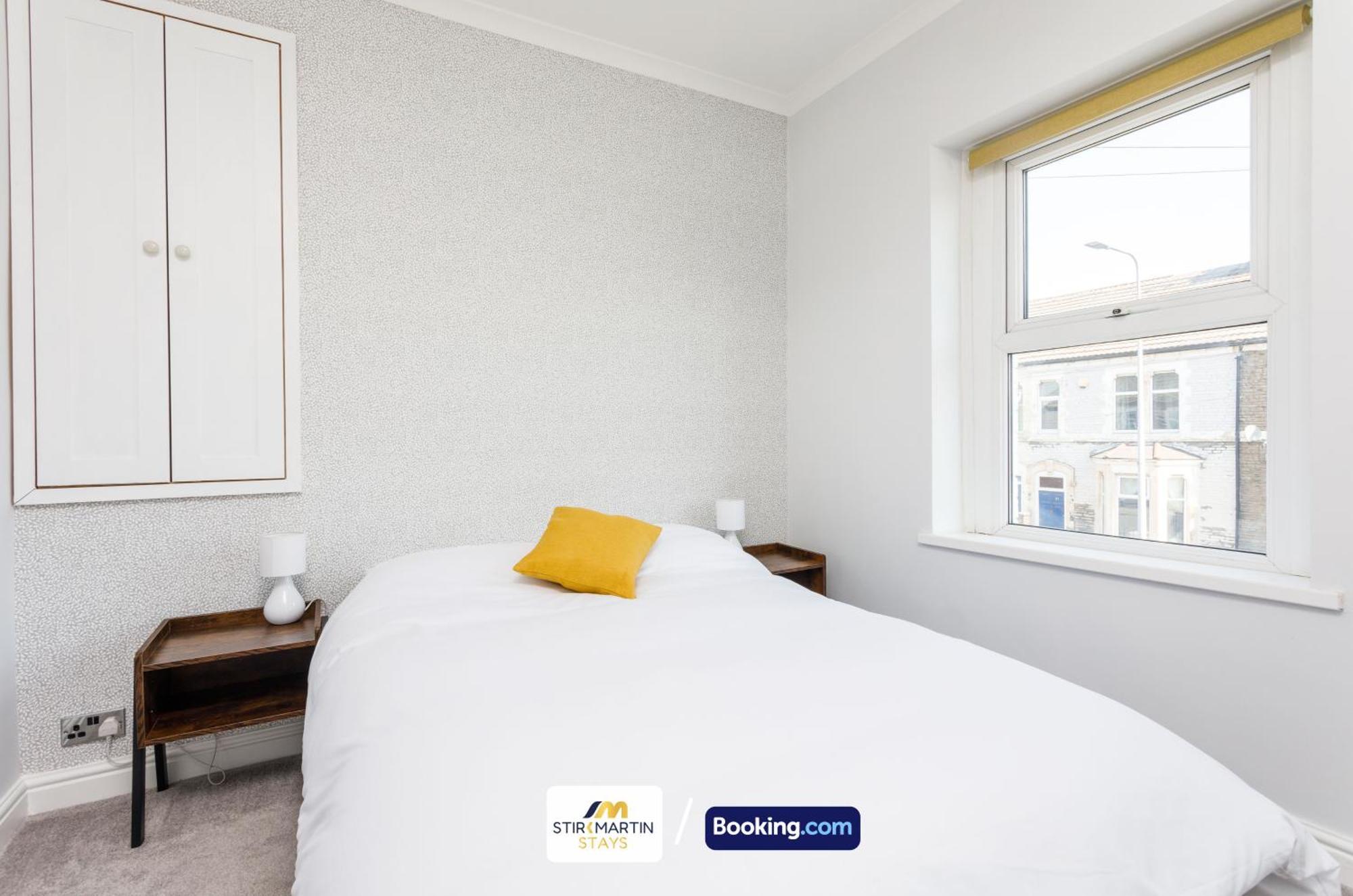 Comfy 3Bed House By Stirkmartin Stays Short Lets & Serviced Accommodation Cardiff With Free Parking & 8Mins To City Centre Buitenkant foto